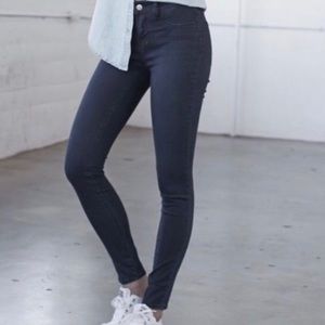 Bullhead dark denim wash Jegging Pants size 3